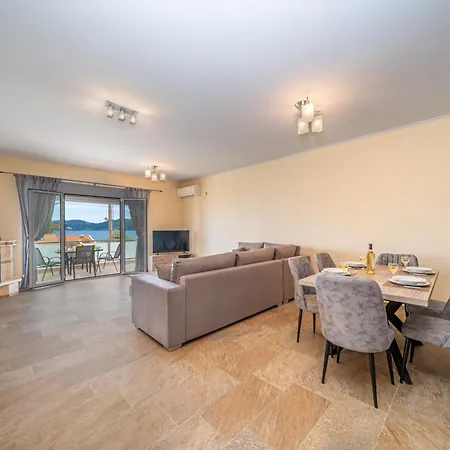 Apartment Nicolis Seaside Karavomylos