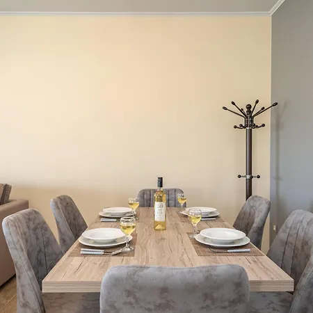 Nicolis Seaside * Karavomylos