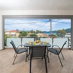 Nicolis Seaside Apartment Karavomylos