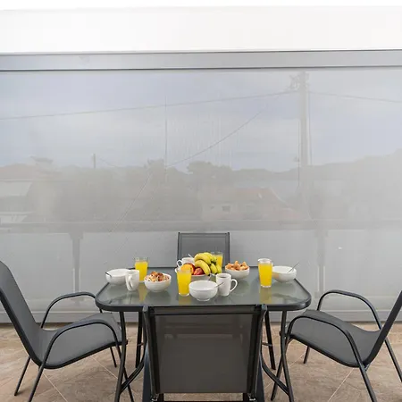 Nicolis Seaside Karavómilosz