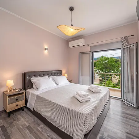 Nicolis Seaside Karavómilosz