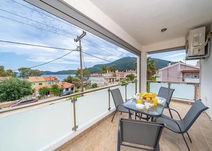 アパート Nicolis Seaside カラヴォミロス