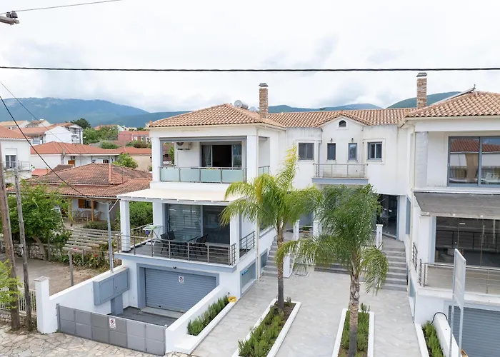 Nicolis Seaside カラヴォミロス