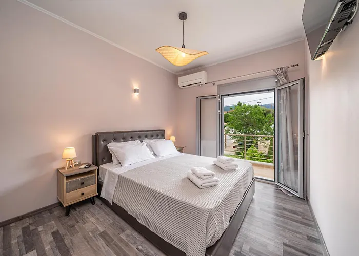 Nicolis Seaside カラヴォミロス