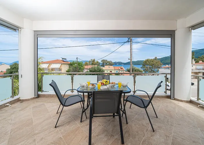 Nicolis Seaside アパート カラヴォミロス